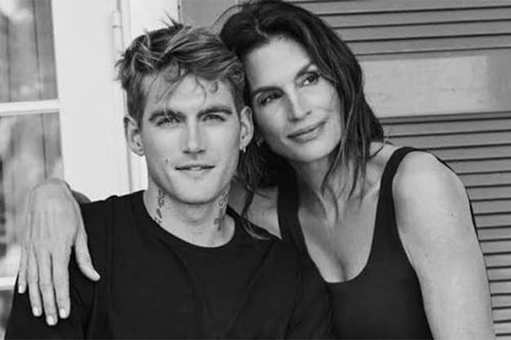 Cindy Crawford, oğlunun ölümünden sonra eşiyle ilk kez görüntülendi