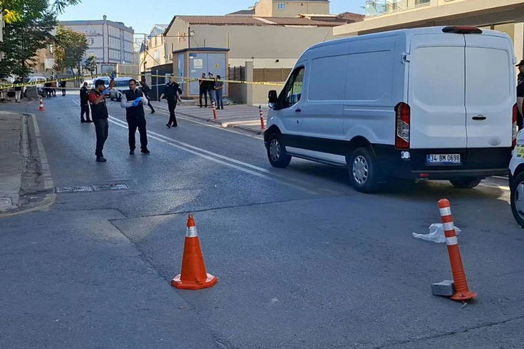 Ümraniye'de ağaçlık alanda bulunan çantadan el bombası çıktı
