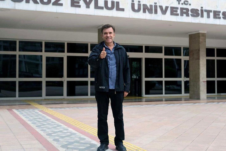 Eski milli futbolcu Feyyaz Uçar 62 yaşında yeniden üniversiteli oldu