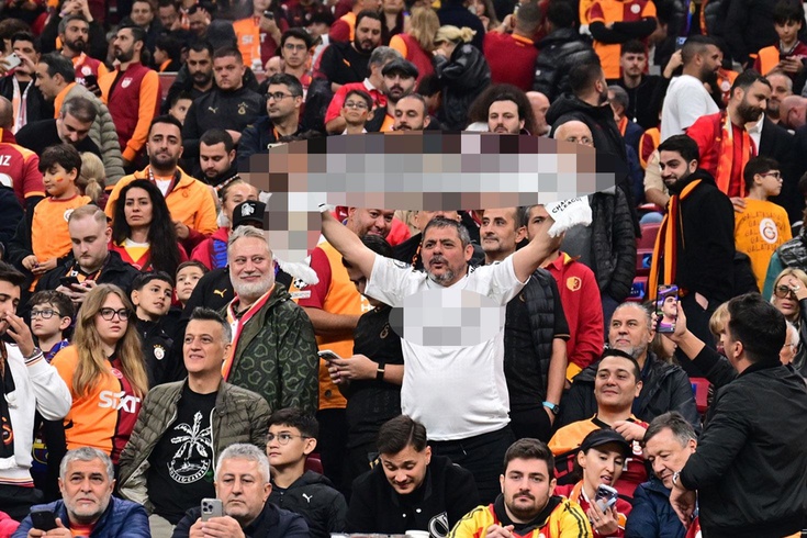 Galatasaray tribünlerinde Real Madrid sürprizi