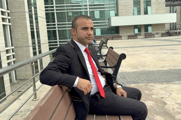 Bir yıldır haftada 3 kez kapısına polis geliyor! Nedeni de akılalmaz