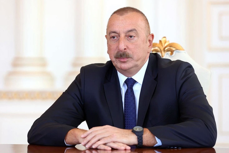 Başörtüsü yasağına tepki gösteren Oktay Saral'a Azerbaycan'dan yanıt