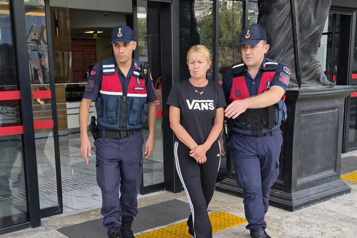 Alanya'da otel tatili faciayla bitti! Merdivende ittiği eşi öldü, Polonyalı kadın tutuklandı