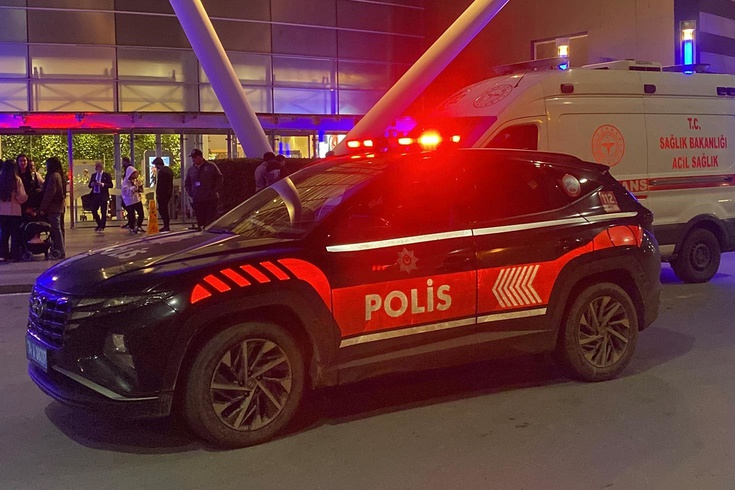 AVM’de silah sesleri duyulduğu iddiası! Panik anları sosyal medyada