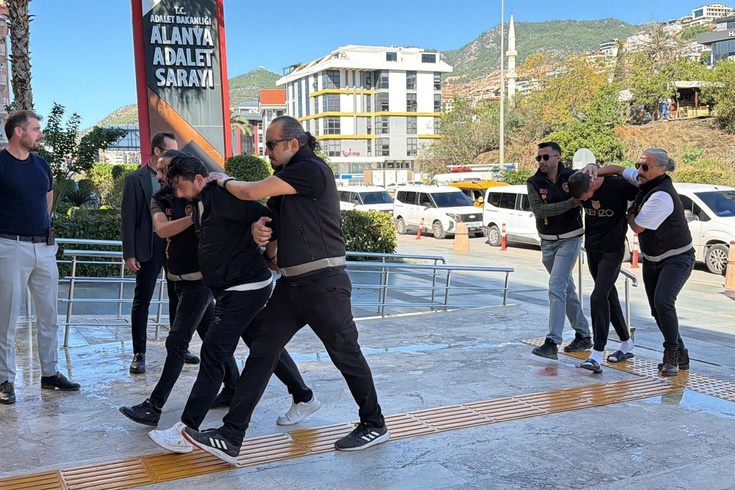 Alanya'da dağlık alana kaçırılan kişiye zorla 15 milyon avroluk senet imzalatıldığı iddiası! 7 şüpheli adliyede