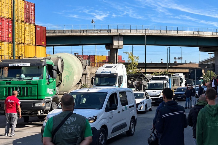 İtalya'da akaryakıt protestosu: Kamyon ve TIR şoförleri otoyol ve liman girişlerini kapadı, kıtlık uyarısı yapıldı