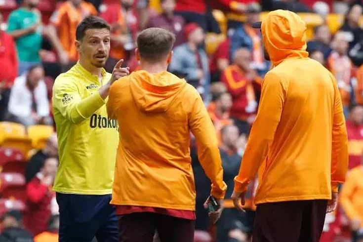 Mert Hakan'dan bomba Kerem paylaşımı