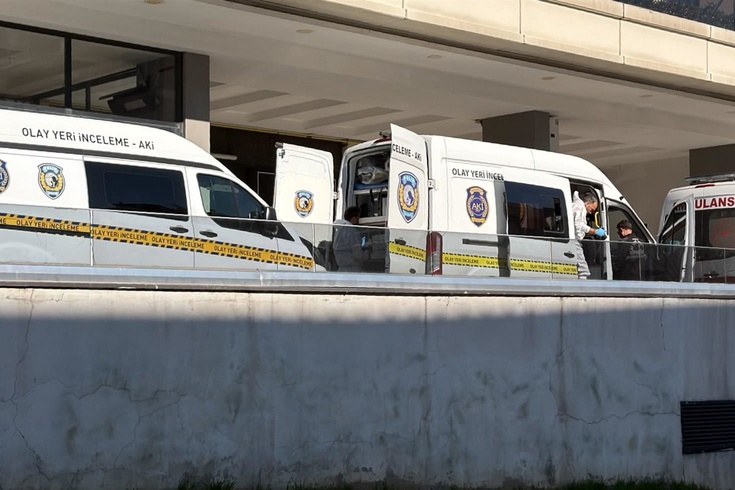 Büyükçekmece'deki rezidans saldırısının şüphelisi, otomobilinde vurulmuş halde ölü bulundu! 3 kişi aranıyor