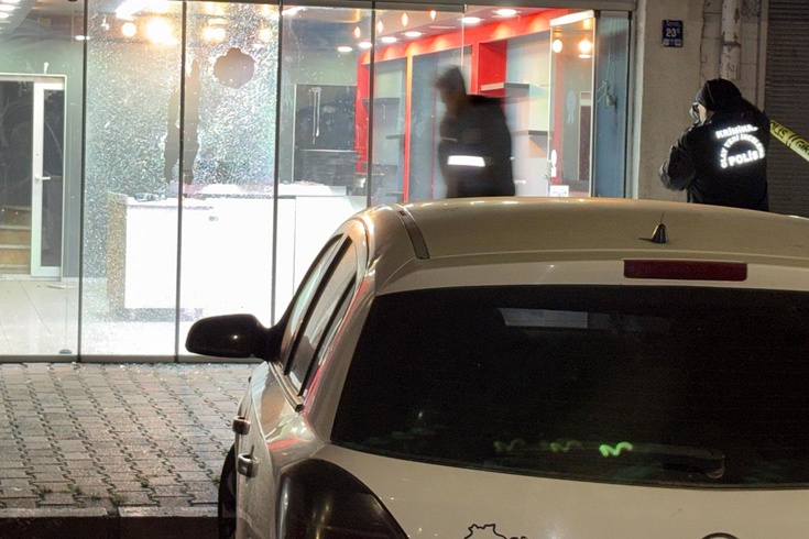 Kayseri'de dün kiralanan çiçekçi dükkanı 4 kişi tarafından kurşunlandı