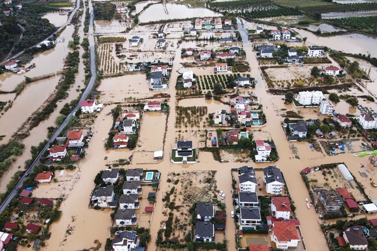 Türkiye'nin tatil cenneti felaketi yaşıyor! Görüntüler endişe verici