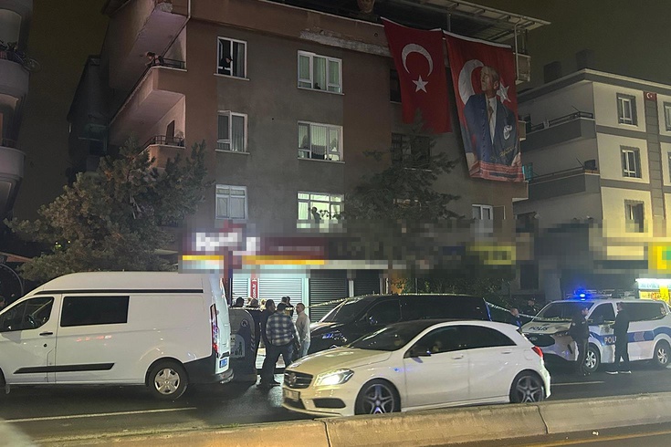 Hamile kızını ve birlikte yaşadığı erkek arkadaşını öldürdü