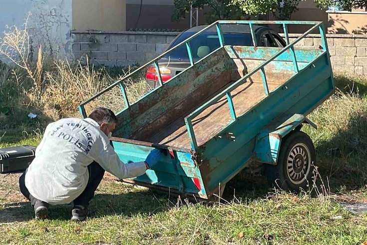 Karaman'da çalınan römork 2 ay sonra sahibinin evinin yanına geri bırakıldı! Hırsızlık anı kamerada