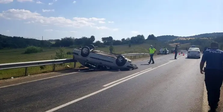 Yoldan çıkan otomobil takla attı : 2 yaralı