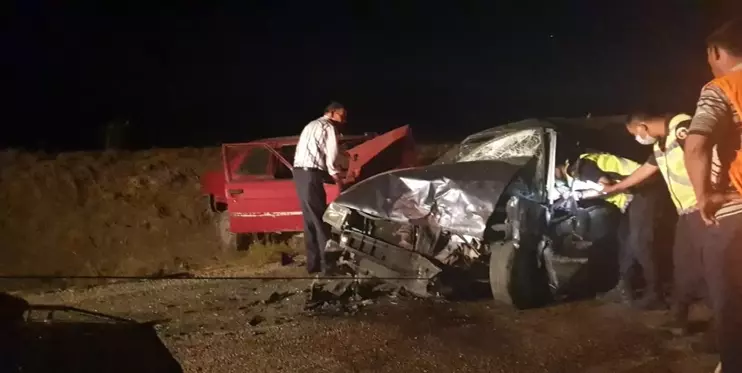 Haymana'da iki otomobil kafa kafaya çarpıştı: 3'ü ağır, 6 yaralı