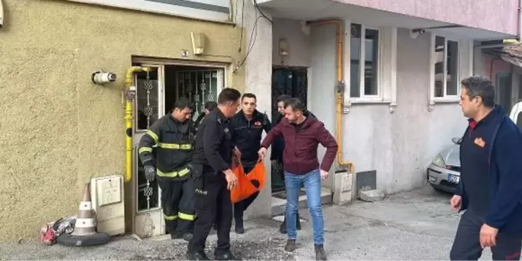 Şizofreni Hastası Kadın, Sağlık Çalışanlarını Rehin Aldı