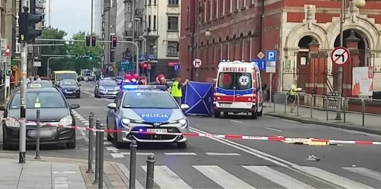 Son dakika haber | Polonya'da otobüs şoförü kavga eden gençleri ezdi: 1 ölü