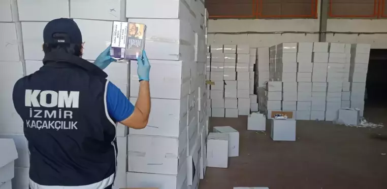 İzmir'de sigara kaçakçılarına operasyon: 37 milyon makaron ele geçirildi