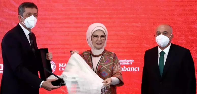 Emine Erdoğan, Türkiye'nin ilk 