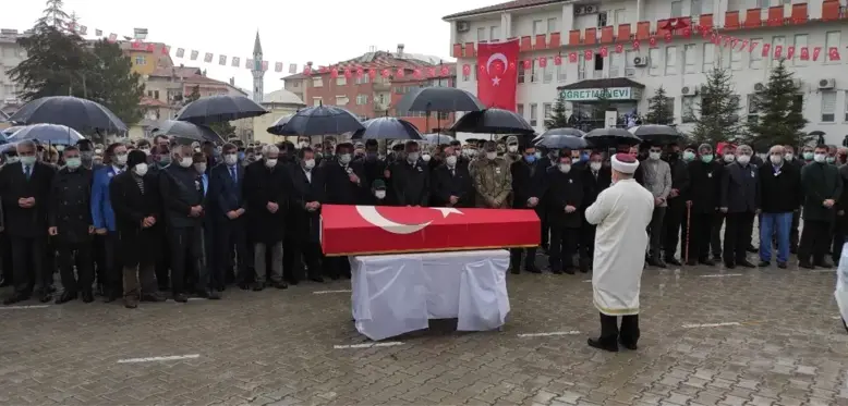 Son dakika haberleri! Şehit Uzman Çavuş Kızılay memleketinde gözyaşları arasında defnedildi