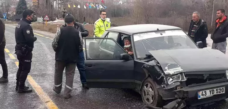 Domaniç'te trafik kazası: 1 yaralı