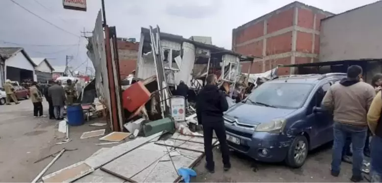 Son dakika haberleri! BURSA'DA HURDA DEPOSUNDA PATLAMA; 3 YARALI