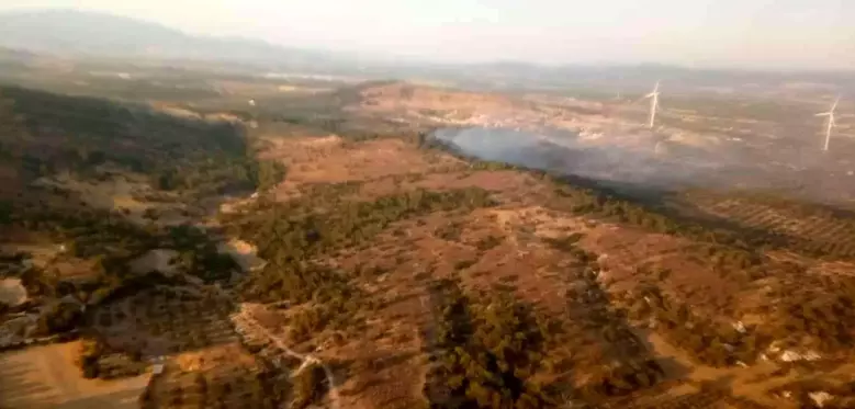 Son dakika haber | İzmir'de ziraat arazisindeki yangına müdahale ediliyor