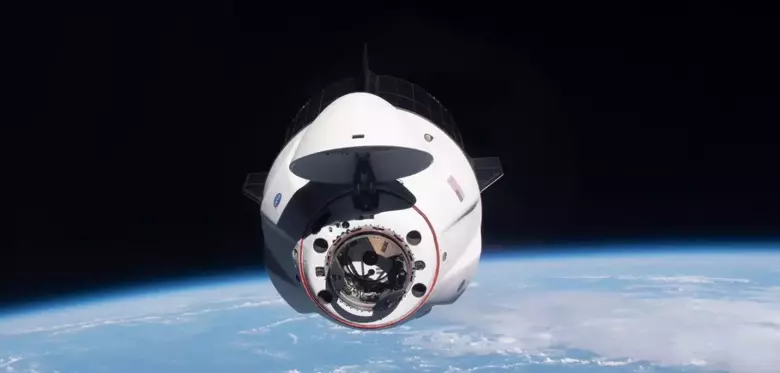 SpaceX'in 4 astronotu taşıyan uzay aracı dünyaya döndü