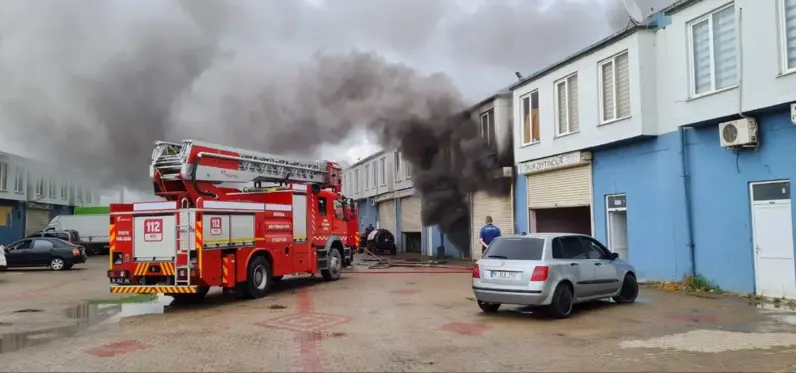 İş yerinde çıkan yangın söndürüldü