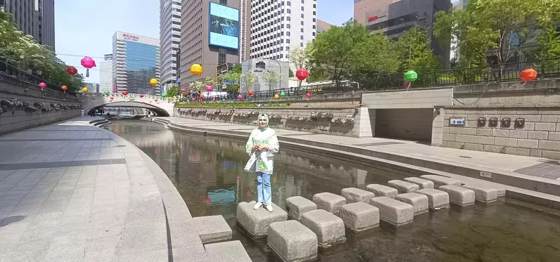 Seul'un Kalbinde Bir Vaha: Cheonggyecheon Deresi