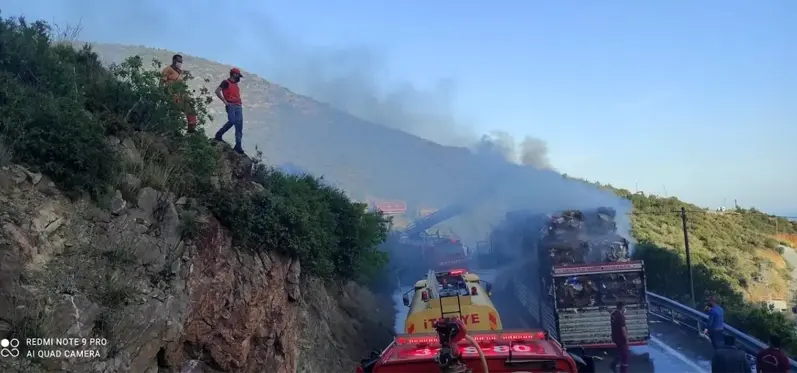 Alev topuna dönen tır kullanılmaz hale geldi