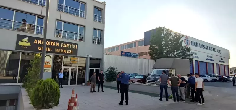 Anavatan Partisi Genel Merkezi önünde şüpheli çanta alarmı