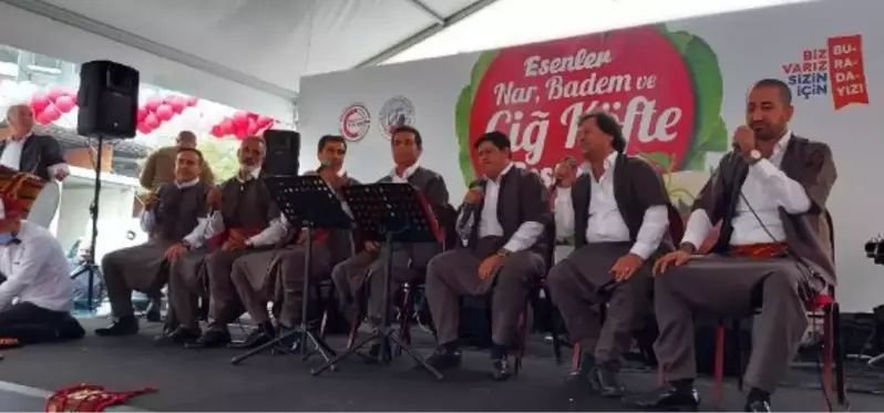 Esenler'deki festivalde 5 ton çiğ köfte, 15 ton nar ve 1 ton badem ikram edildi