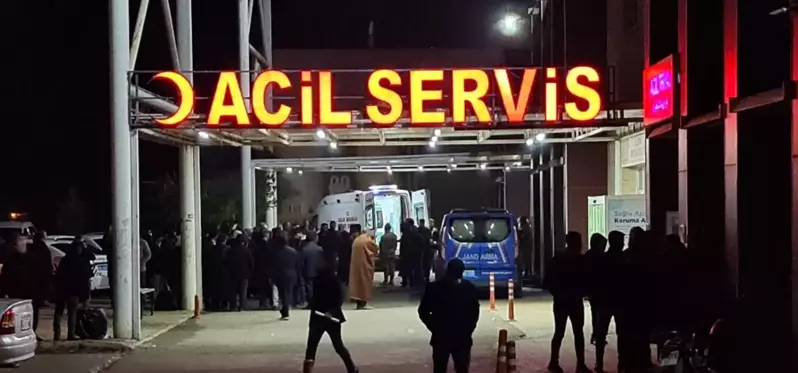 İki otomobilin çarpışması sonucu 1 kişi öldü, 13 kişi yaralandı