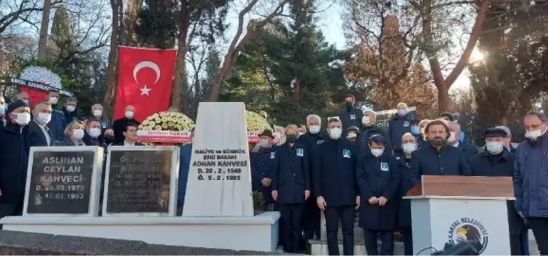 Son dakika haber | Adnan Kahveci ölümünün 29'uncu yıl dönümünde mezarı başında anıldı