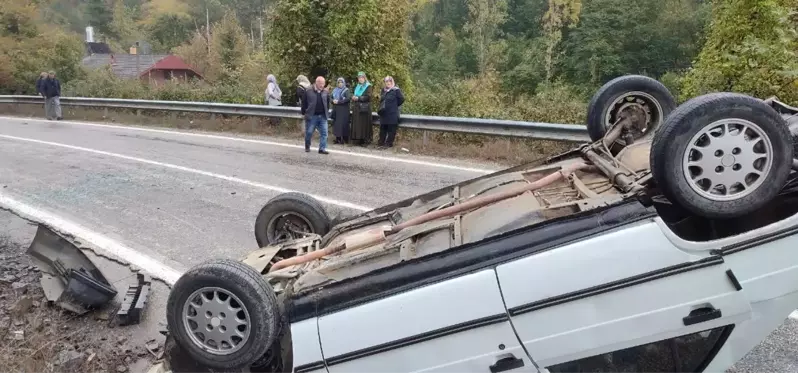 Bartın'da Yağmur Nedeniyle Otomobil Takla Attı