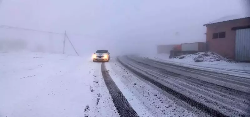 Tunceli'de kar 56 köy yolunu ulaşıma kapattı