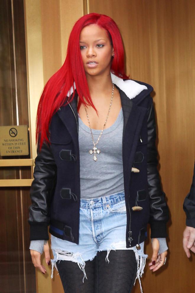 Rihanna Makyajsız ve Pijamalı Foto Galerisi