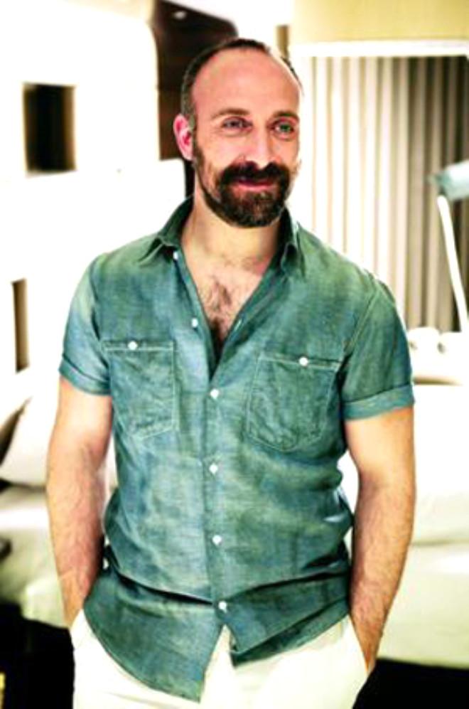 Halit Ergenç: ünlü bir Türk aktörünün biyografisi Halit Ergenç: ünlü bir Türk aktörünün biyografisi