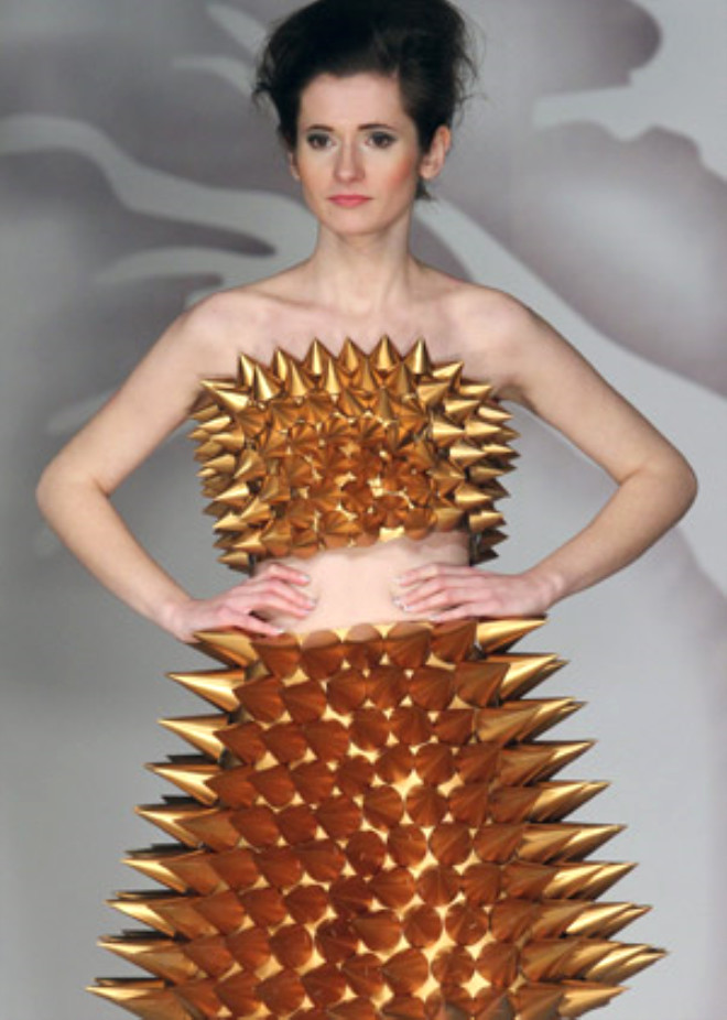 Платье из подручного материала на конкурс