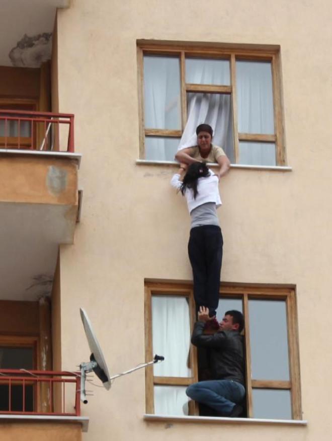 Liseli Kızın Ölüm Kalım Savaşı