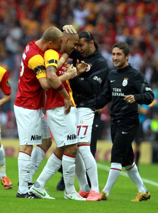 Gs vs. GS BJK. Галатасарай. Galatasaray vs Besiktas. GS.