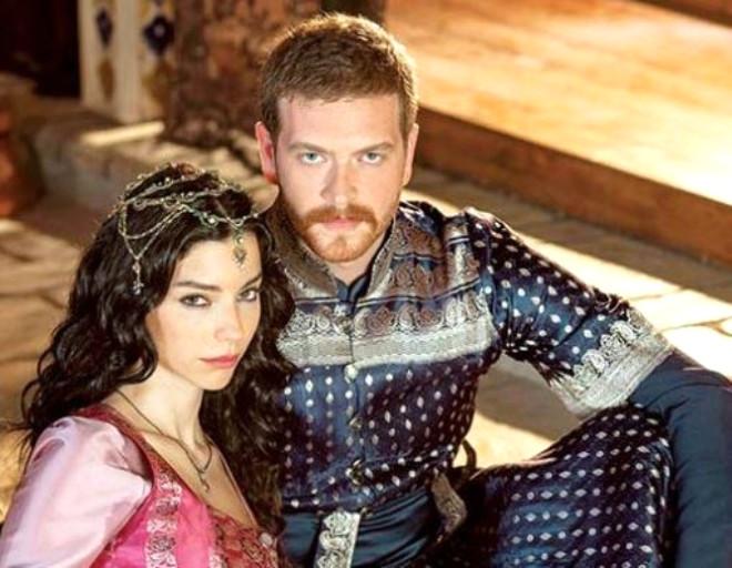 Muhteşem Yüzyıl'a Nurbanu Sultan ile Sarı Selim'in Öpüşme 