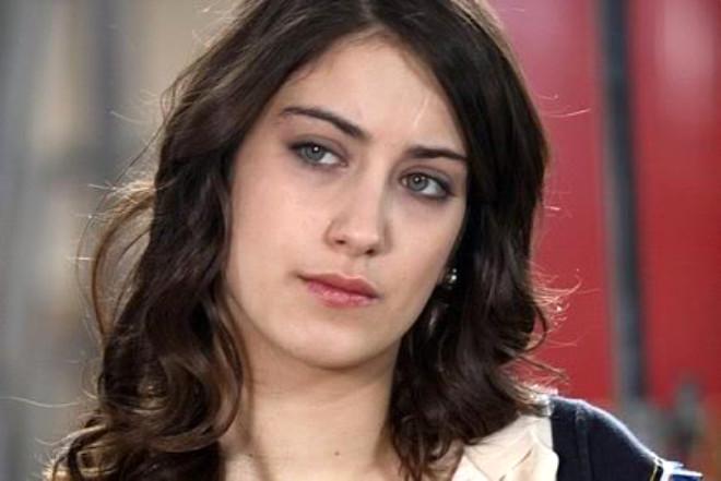 Hazal Kaya Ve Ahmet Kural A K M Ya Yor Haberler