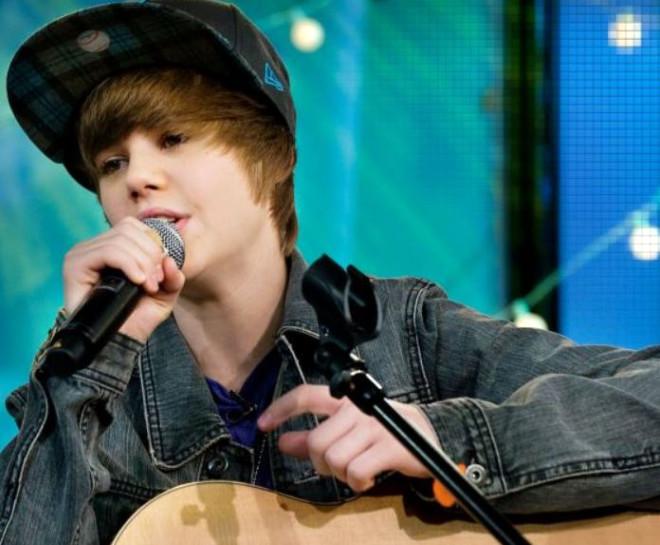 Justin Bieber‘ın Sevgilisi Sabıkalı Çıktı Foto Galerisi