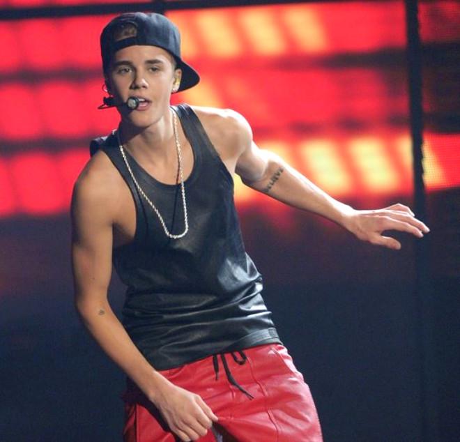 Justin Bieber‘ın Sevgilisi Sabıkalı Çıktı Foto Galerisi