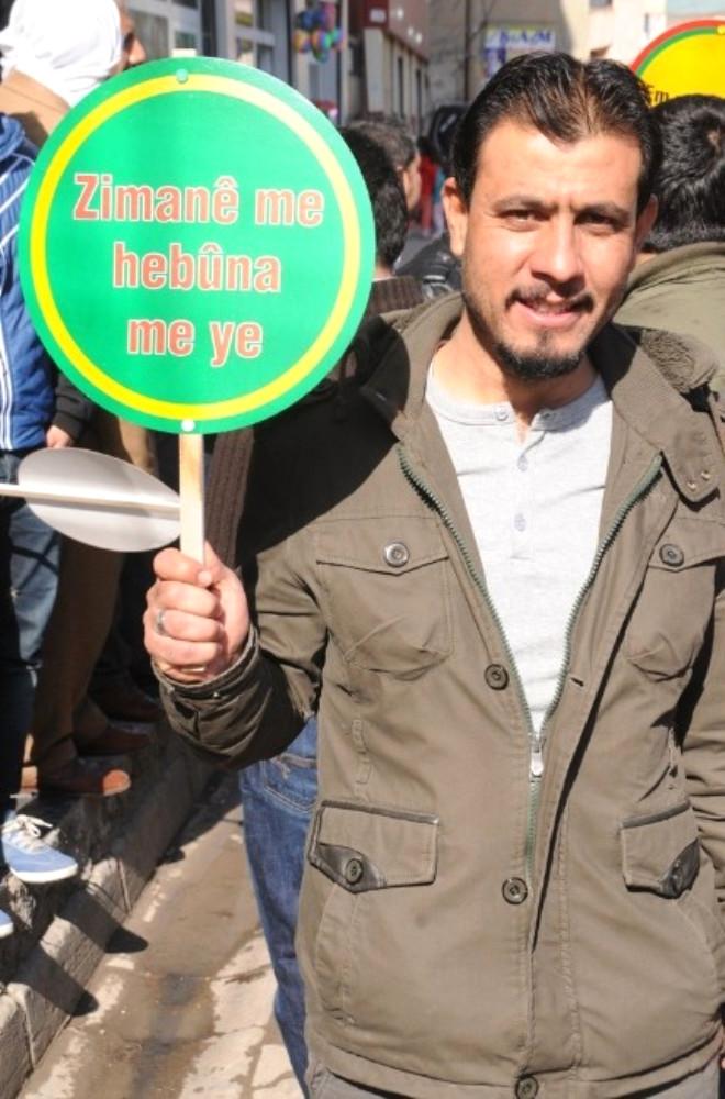 Cizre’de ’Dünya Anadil Günü’ Yürüyüşü