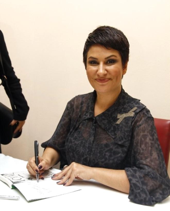 İclal Aydın İzmir İçin Okudu