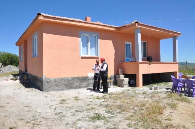 Yardıma Muhtaç Aileye Ev Yardımı