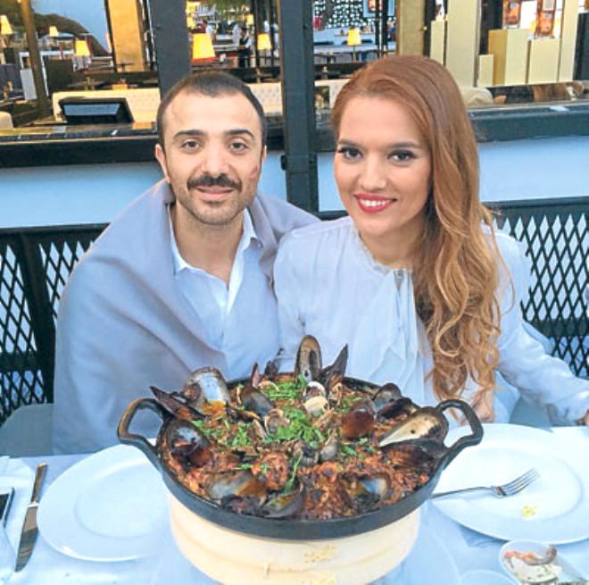 Demet Akalın’dan Önce İftar Sonra Öpücük