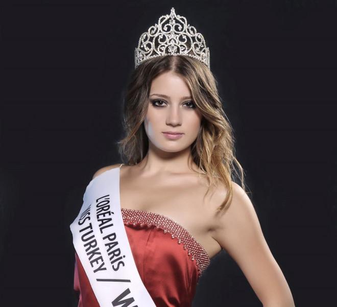 gizem karaca ailesiyle mugla ya tasindi foto galerisi